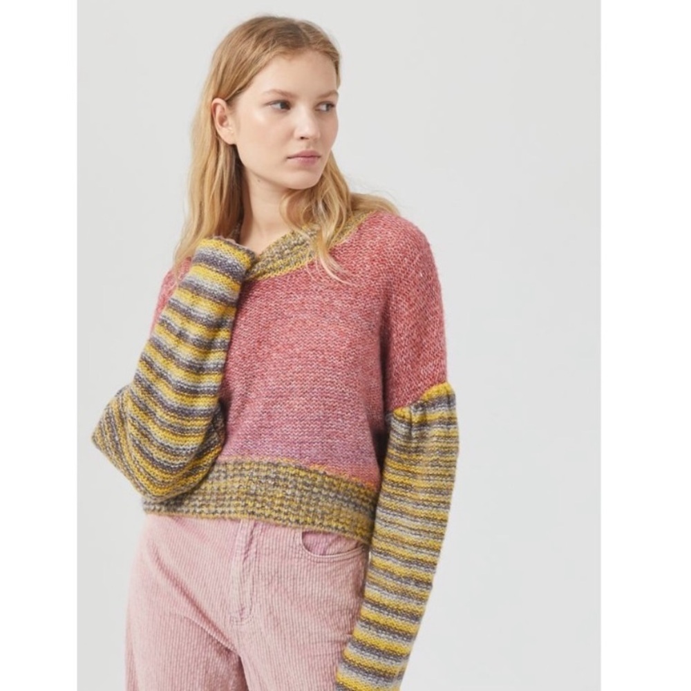 Urban Outfitters Lennon Cropped Sweater - Picture 2 of 8